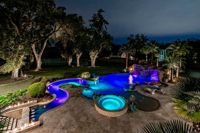 19566 Perkins Road East, Baton Rouge, LA 70810