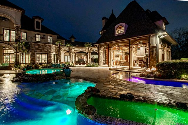 19566 Perkins Road East, Baton Rouge, LA 70810