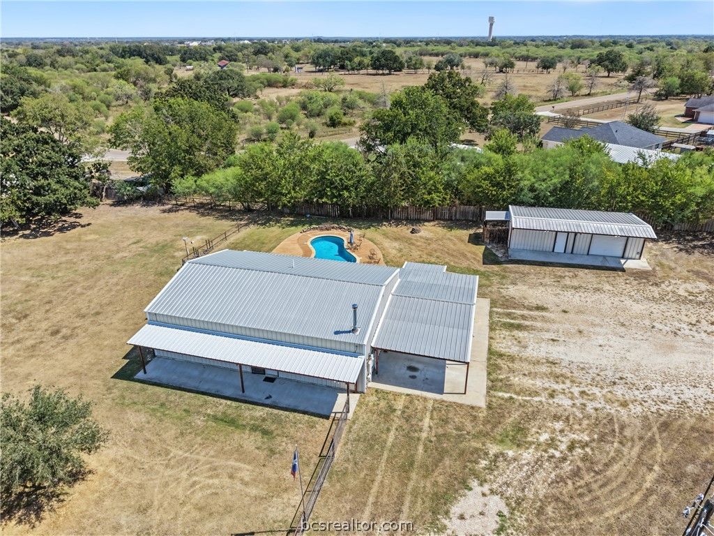 6951 Hollow Heights Drive, Bryan, TX 77808 — exterior