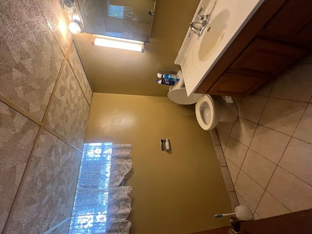 8901 S East End Avenue, Chicago, IL 60617