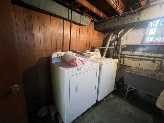 8901 S East End Avenue, Chicago, IL 60617