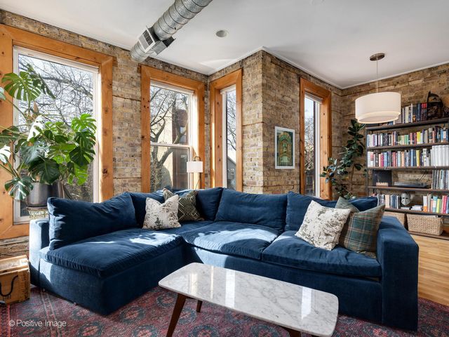 1702 W Erie Street 2, Chicago, IL 60622