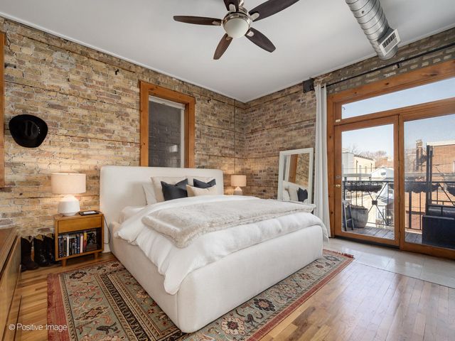 1702 W Erie Street 2, Chicago, IL 60622