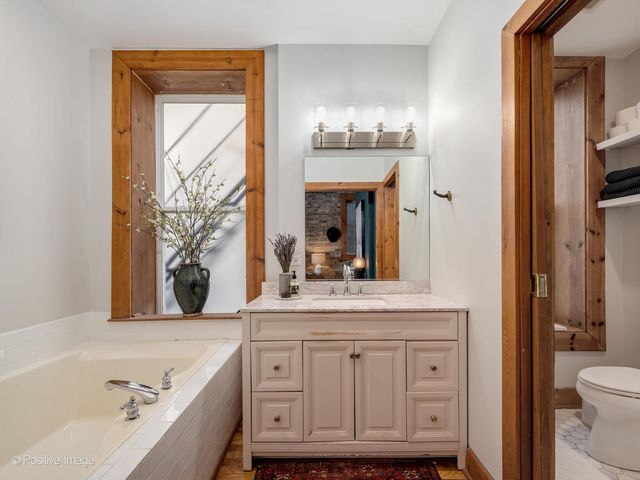 1702 W Erie Street 2, Chicago, IL 60622