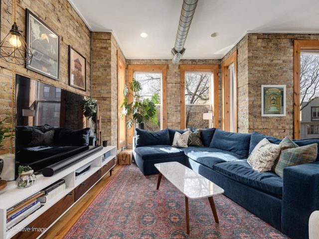 1702 W Erie Street 2, Chicago, IL 60622