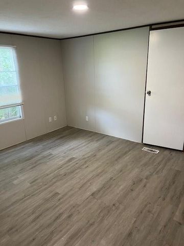 16889 Interstate 45 North N, Willis, TX 77318