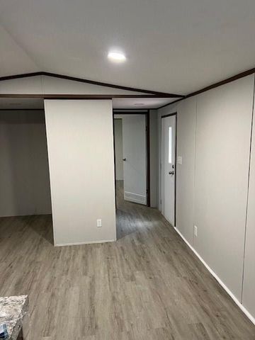 16889 Interstate 45 North N, Willis, TX 77318