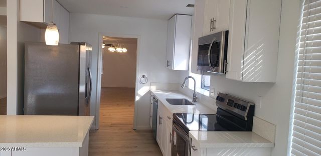 2001 W SUMMIT Place, Chandler, AZ 85224