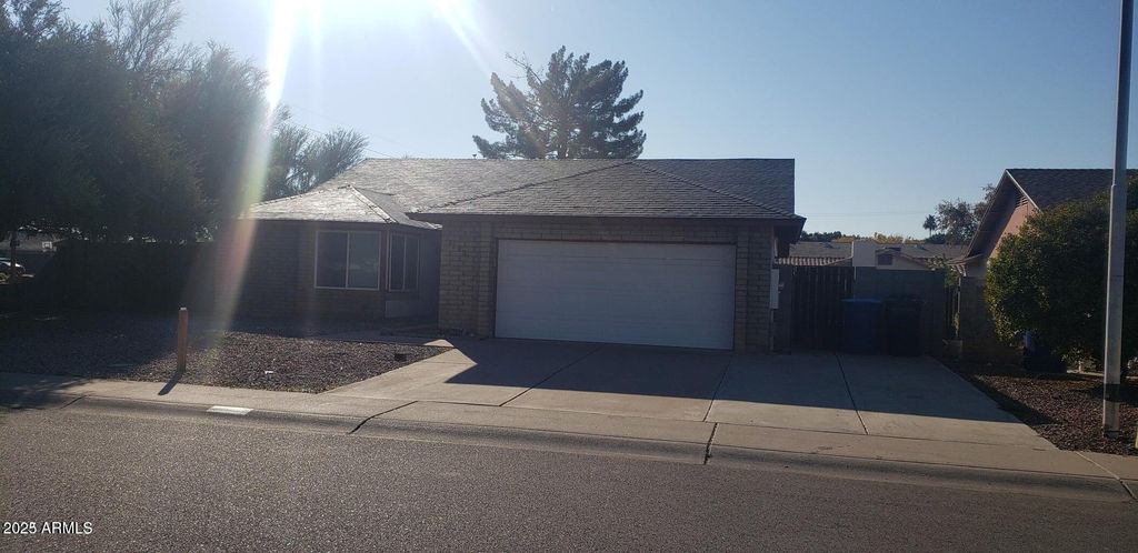 2001 W SUMMIT Place, Chandler, AZ 85224