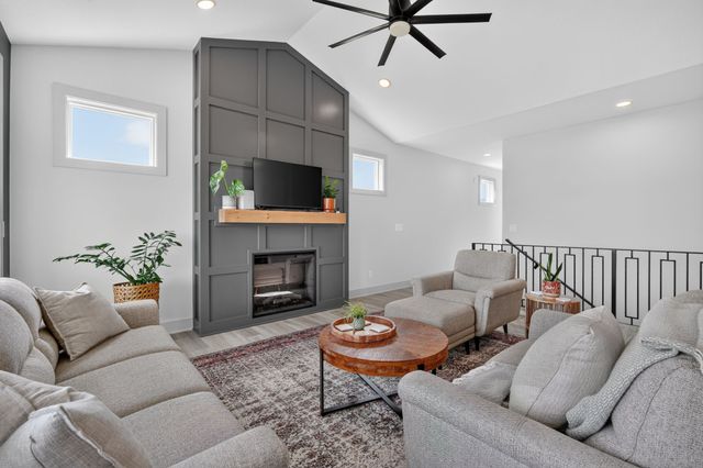 903 Spruce Avenue, Norwalk, IA 50211