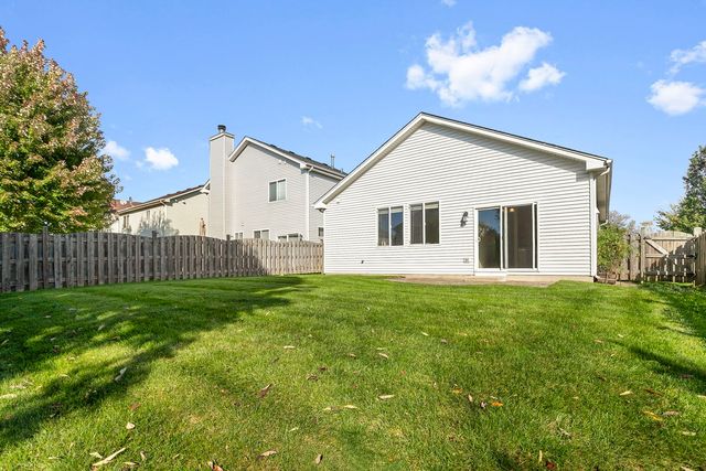 1830 S FALLBROOK Drive 1830, Round Lake, IL 60073