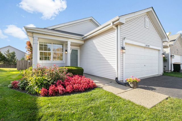 1830 S FALLBROOK Drive 1830, Round Lake, IL 60073