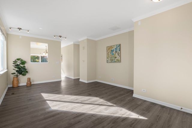 1830 S FALLBROOK Drive 1830, Round Lake, IL 60073
