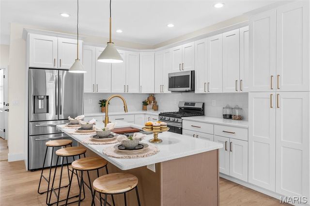 7975 Matterhorn Canyon Road, Caseyville, IL 62232