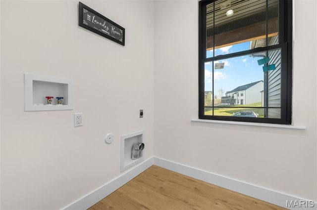 7975 Matterhorn Canyon Road, Caseyville, IL 62232