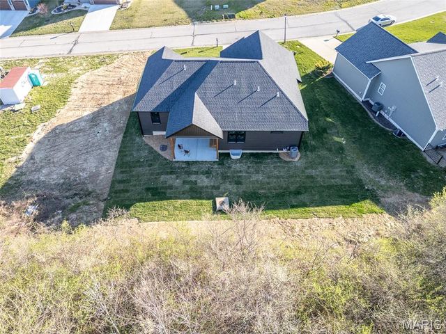 7975 Matterhorn Canyon Road, Caseyville, IL 62232