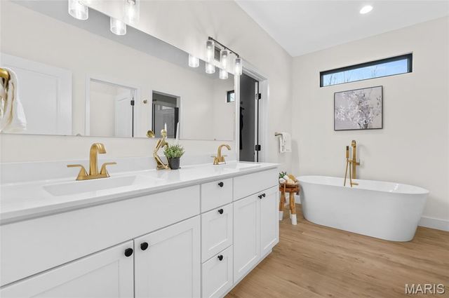 7975 Matterhorn Canyon Road, Caseyville, IL 62232