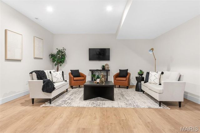 7975 Matterhorn Canyon Road, Caseyville, IL 62232