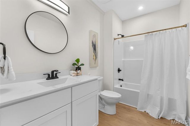 7975 Matterhorn Canyon Road, Caseyville, IL 62232