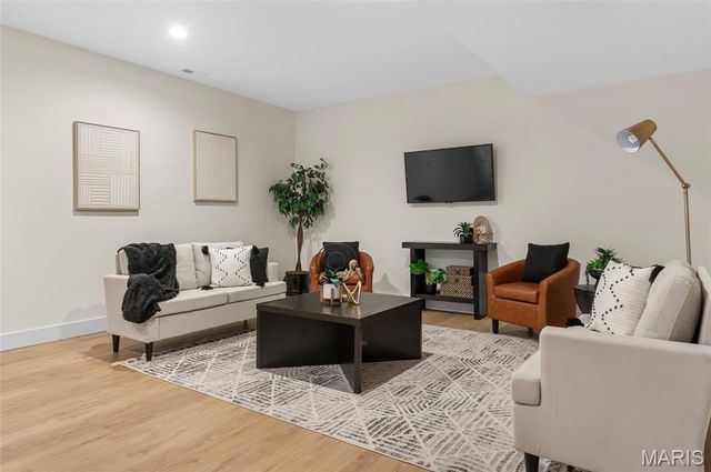 7975 Matterhorn Canyon Road, Caseyville, IL 62232