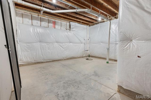 7975 Matterhorn Canyon Road, Caseyville, IL 62232