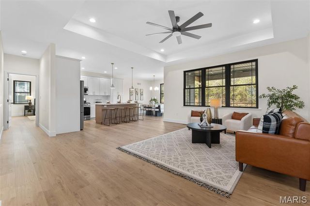 7975 Matterhorn Canyon Road, Caseyville, IL 62232