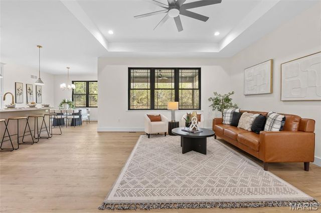 7975 Matterhorn Canyon Road, Caseyville, IL 62232