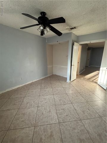 3333 Racquet Street, Las Vegas, NV 89121