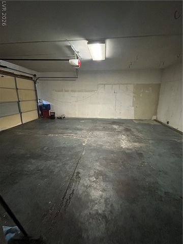 3333 Racquet Street, Las Vegas, NV 89121