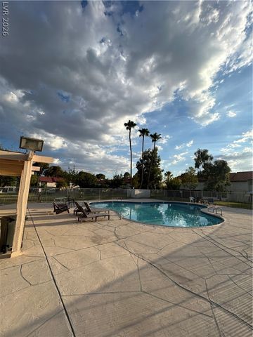 3333 Racquet Street, Las Vegas, NV 89121