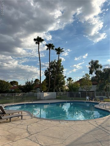 3333 Racquet Street, Las Vegas, NV 89121