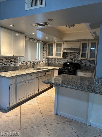 3333 Racquet Street, Las Vegas, NV 89121