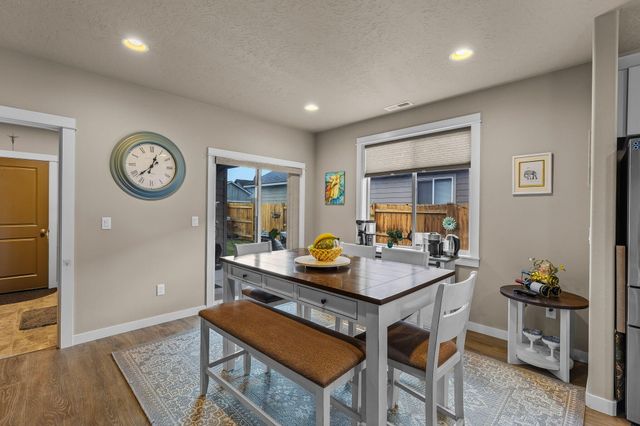 3754 SW Metolius Avenue, Redmond, OR 97756