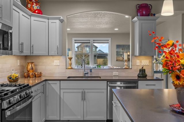 3754 SW Metolius Avenue, Redmond, OR 97756