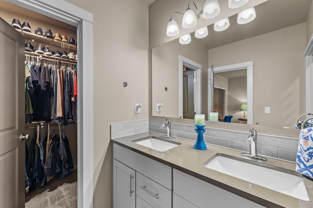 3754 SW Metolius Avenue, Redmond, OR 97756