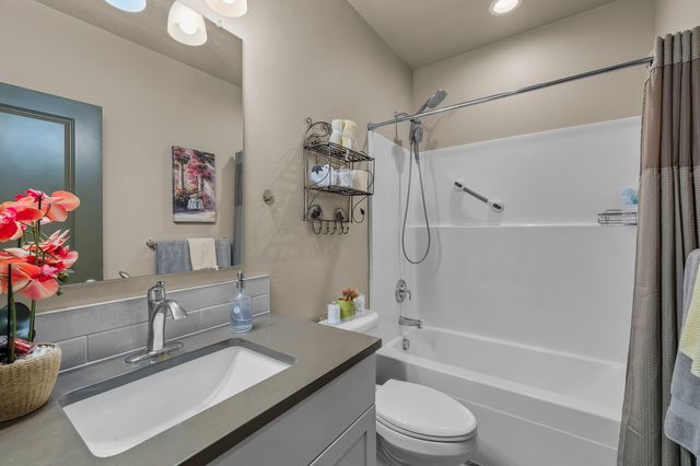 3754 SW Metolius Avenue, Redmond, OR 97756