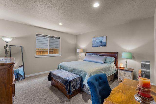 3754 SW Metolius Avenue, Redmond, OR 97756