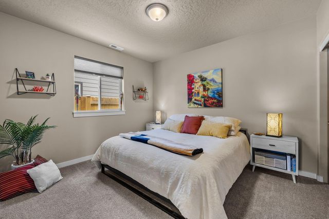 3754 SW Metolius Avenue, Redmond, OR 97756