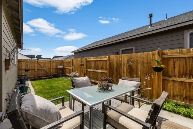 3754 SW Metolius Avenue, Redmond, OR 97756