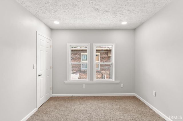 327 N 10th St Apt 18, Richmond, IN 47374