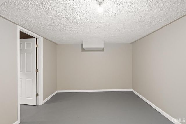 327 N 10th St Apt 18, Richmond, IN 47374