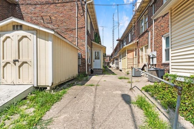 327 N 10th St Apt 18, Richmond, IN 47374