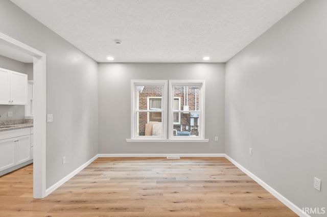 327 N 10th St Apt 18, Richmond, IN 47374