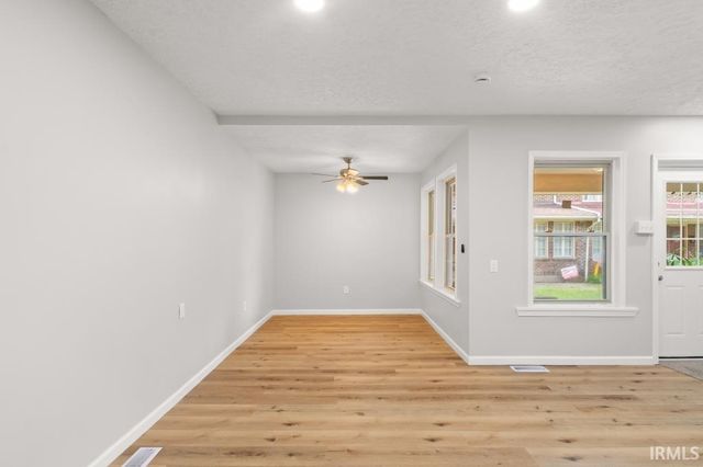 327 N 10th St Apt 18, Richmond, IN 47374