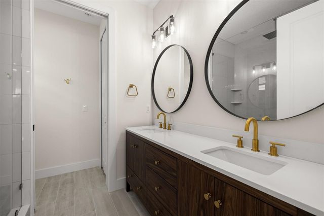 1513 E KNOLLWOOD STREET, Tampa, FL 33610