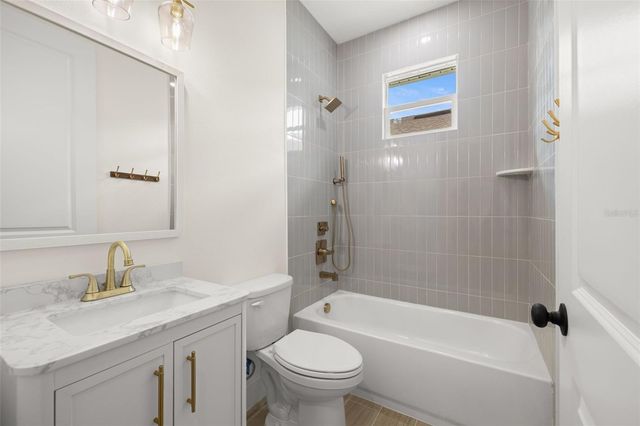 1513 E KNOLLWOOD STREET, Tampa, FL 33610