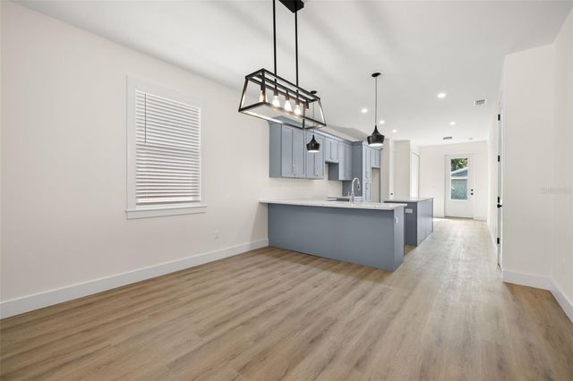 1513 E KNOLLWOOD STREET, Tampa, FL 33610