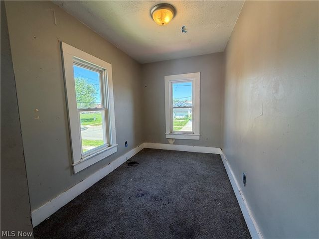 506 E Gorgas Street, Louisville, OH 44643