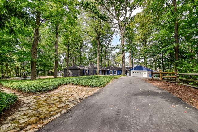 2531 Timberline Drive, Willoughby Hills, OH 44094