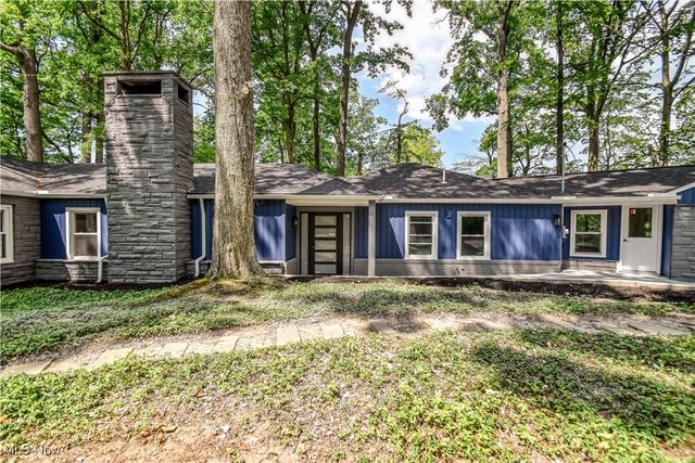 2531 Timberline Drive, Willoughby Hills, OH 44094